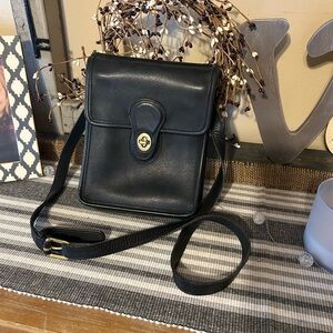 Vintage Coach Crossbody Bag – Black Leather – USA Made – Style E6Q-9988